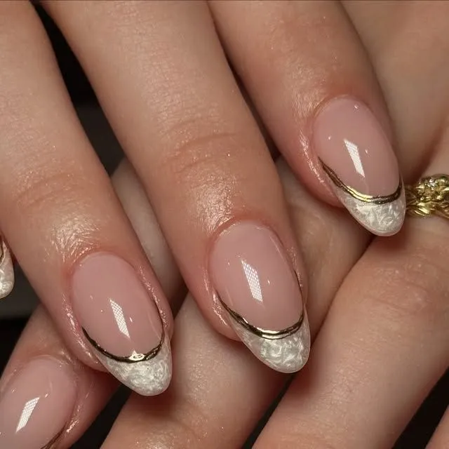 Minimal French Nail Art