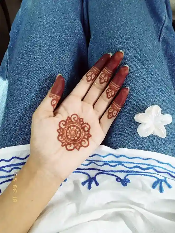 Front Hand Simple Mehndi Design