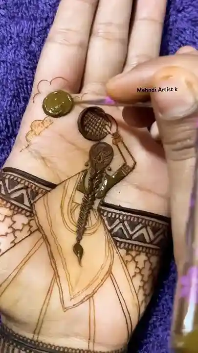 Karwa Chauth Figure Mehndi